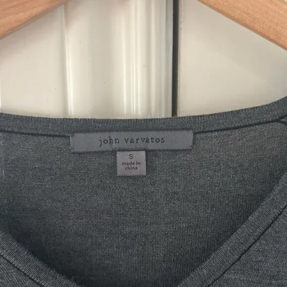 JOHN VARVATOS S 100% wool light weight v neck sweater - Picture 4 of 11